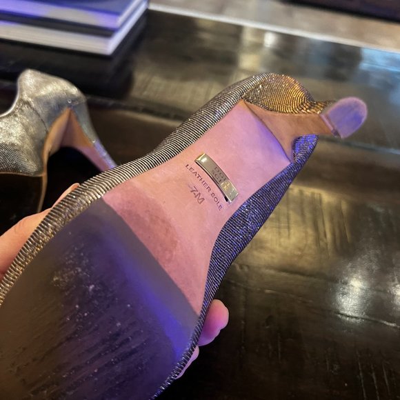 Badgley Mischka Women's Humbie IV Peep-Toe Pump 7 - Picture 7 of 9